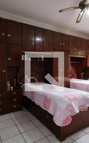 Casa à venda com 400m², 2 quartos e 6 vagasQuarto
