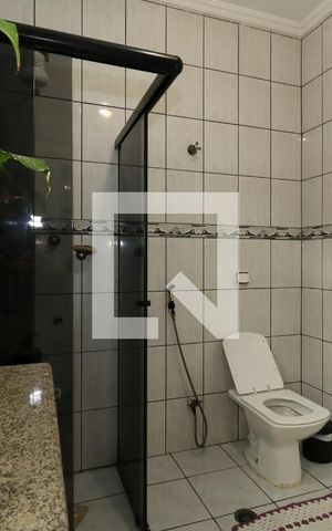 Casa à venda com 400m², 2 quartos e 6 vagasBanheiro Social