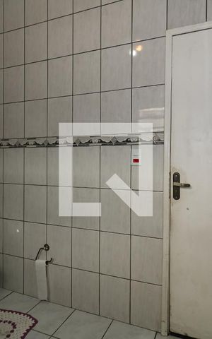 Casa à venda com 400m², 2 quartos e 6 vagasBanheiro Social