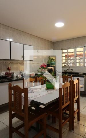 Casa à venda com 400m², 2 quartos e 6 vagasCozinha