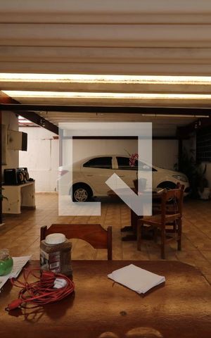 Casa à venda com 400m², 2 quartos e 6 vagasQuintal