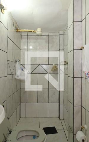Casa à venda com 400m², 2 quartos e 6 vagasÁrea comum - Banheiro