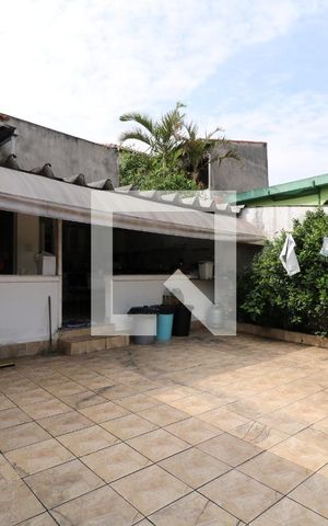 Casa à venda com 400m², 2 quartos e 6 vagasÁrea comum