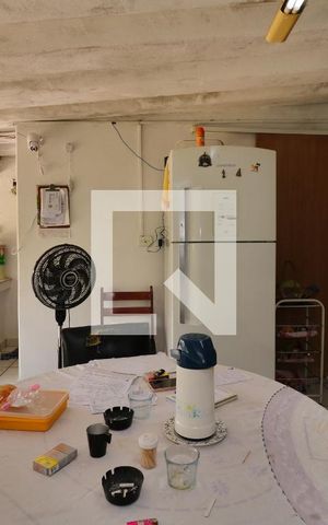 Casa à venda com 400m², 2 quartos e 6 vagasÁrea comum - Cozinha