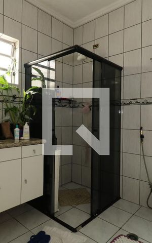 Casa à venda com 400m², 2 quartos e 6 vagasBanheiro Social
