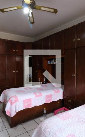 Casa à venda com 400m², 2 quartos e 6 vagasQuarto