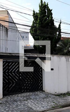 Casa à venda com 400m², 2 quartos e 6 vagasFachada