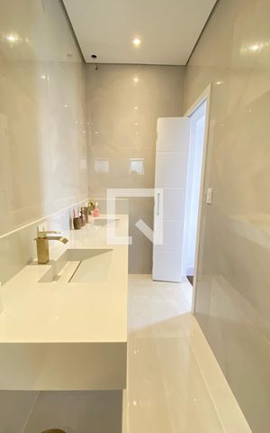 Casa à venda com 280m², 4 quartos e 2 vagasBanheiro Suíte 3
