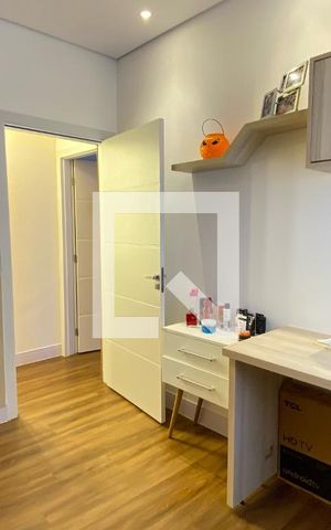 Casa à venda com 280m², 4 quartos e 2 vagasQuarto