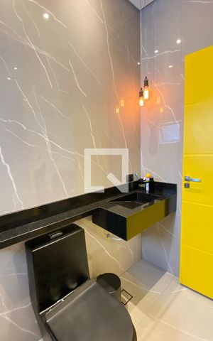 Casa à venda com 280m², 4 quartos e 2 vagasBanheiro Suíte 2