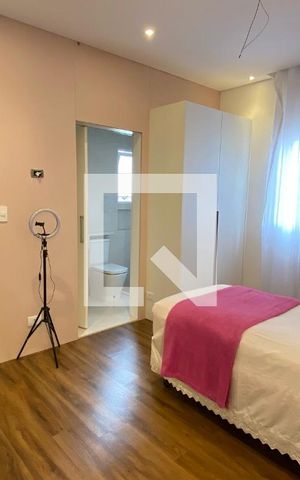 Casa à venda com 280m², 4 quartos e 2 vagasSuíte 1