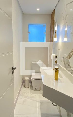Casa à venda com 280m², 4 quartos e 2 vagasLavabo