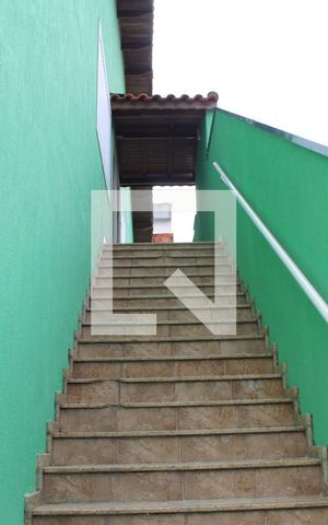 Casa à venda com 137m², 3 quartos e 3 vagasEscada
