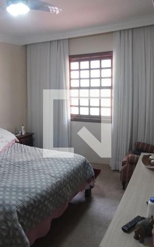 Casa à venda com 165m², 3 quartos e 3 vagasSuíte 1