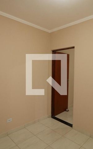Casa para alugar com 90m², 2 quartos e 1 vagaQuarto