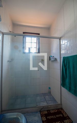 Casa à venda com 450m², 6 quartos e 4 vagasBanheiro 2