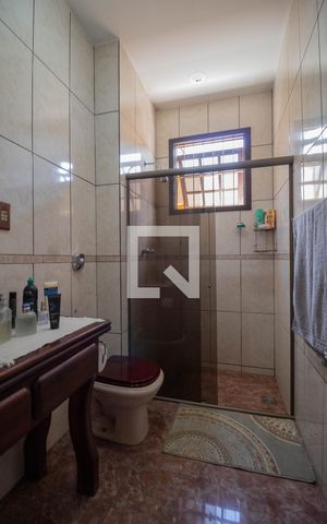 Casa à venda com 450m², 6 quartos e 4 vagasBanheiro 3