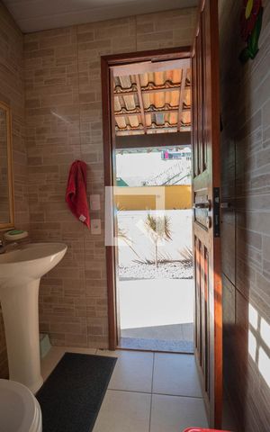 Casa à venda com 450m², 6 quartos e 4 vagasBanheiro de serviço
