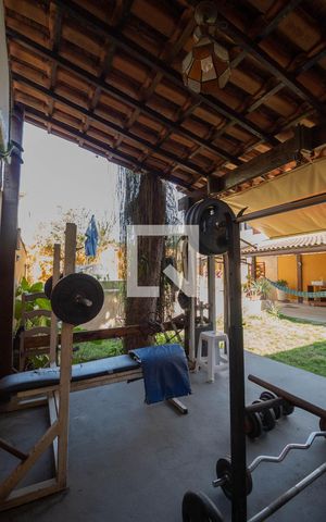 Casa à venda com 450m², 6 quartos e 4 vagasAcademia
