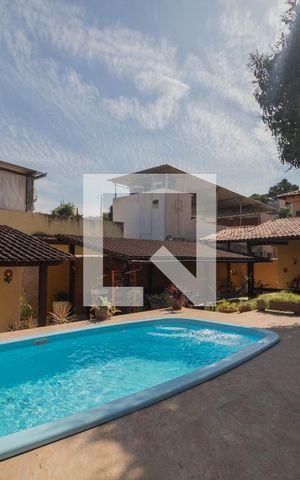 Casa à venda com 450m², 6 quartos e 4 vagasPiscina