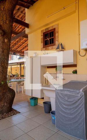 Casa à venda com 450m², 6 quartos e 4 vagasÁrea de Serviço