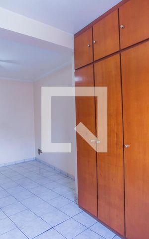 Casa à venda com 229m², 3 quartos e 2 vagasSuíte
