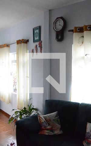 Casa à venda com 250m², 3 quartos e 2 vagasSala