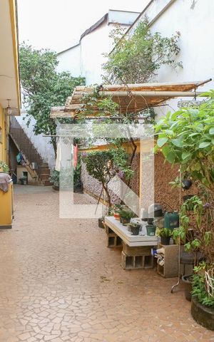 Casa à venda com 260m², 2 quartos e 3 vagas Casa à venda com 260m², 2 quartos e 3 vagasQuintal