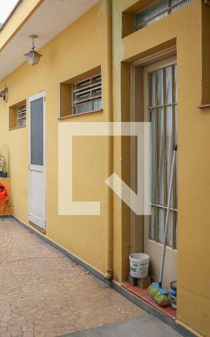 Casa à venda com 260m², 2 quartos e 3 vagas Casa à venda com 260m², 2 quartos e 3 vagasQuintal