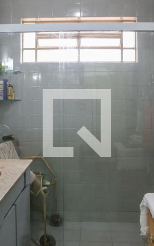 Casa à venda com 260m², 2 quartos e 3 vagas Casa à venda com 260m², 2 quartos e 3 vagasBanheiro