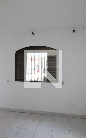 Casa para alugar com 50m², 2 quartos e 1 vagaQuarto Suíte