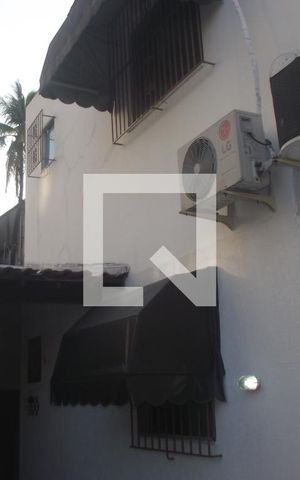 Casa à venda com 30m², 3 quartos e 1 vagaÁrea Comum