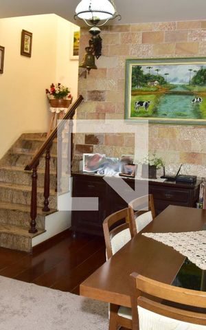 Casa à venda com 180m², 3 quartos e 3 vagasSala