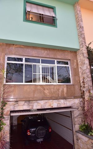 Casa à venda com 180m², 3 quartos e 3 vagasFachada