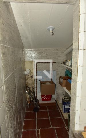 Casa à venda com 180m², 3 quartos e 3 vagasGaragem - Deposito