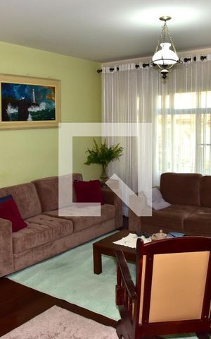Casa à venda com 180m², 3 quartos e 3 vagasSala