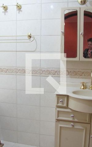 Casa à venda com 200m², 4 quartos e 2 vagasBanheiro do Corredor