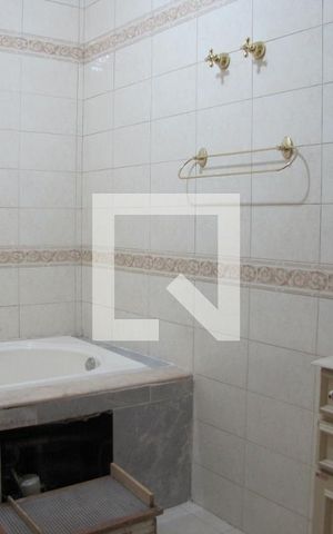 Casa à venda com 200m², 4 quartos e 2 vagasBanheiro do Corredor
