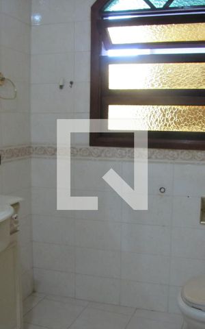 Casa à venda com 200m², 4 quartos e 2 vagasBanheiro do Corredor