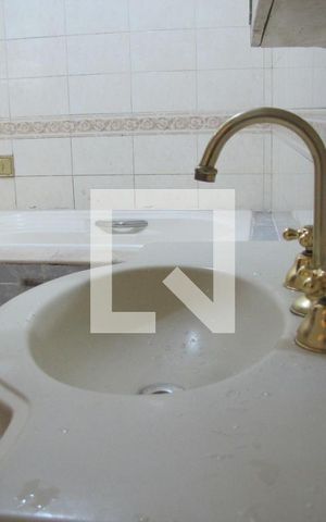 Casa à venda com 200m², 4 quartos e 2 vagasBanheiro do Corredor