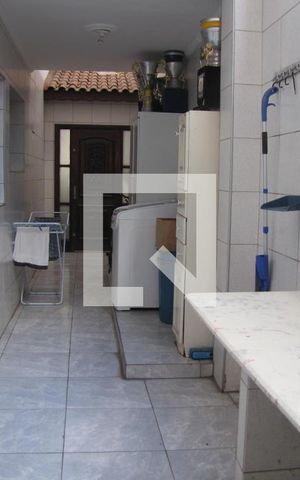 Casa à venda com 200m², 4 quartos e 2 vagasÁrea de Serviço