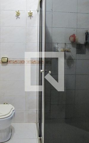 Casa à venda com 200m², 4 quartos e 2 vagasBanheiro da Suíte