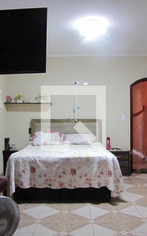 Casa à venda com 200m², 4 quartos e 2 vagasSuíte 1