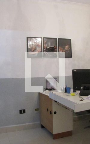 Casa à venda com 200m², 4 quartos e 2 vagasSala