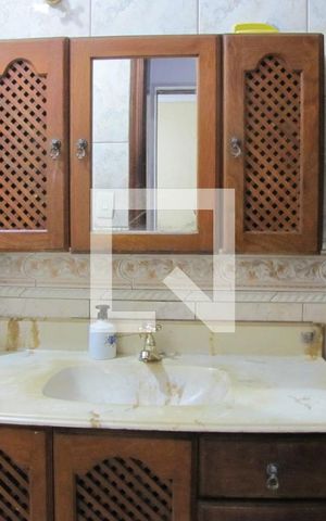Casa à venda com 200m², 4 quartos e 2 vagasBanheiro Térreo
