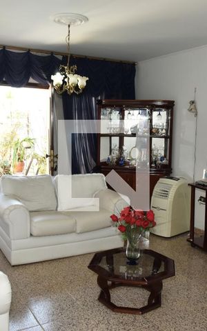 Casa à venda com 265m², 3 quartos e 2 vagasSala
