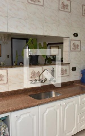 Casa à venda com 265m², 3 quartos e 2 vagasCozinha