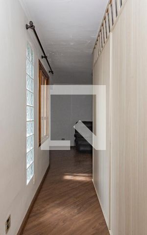 Casa à venda com 160m², 4 quartos e 2 vagas Casa à venda com 160m², 4 quartos e 2 vagasCorredor
