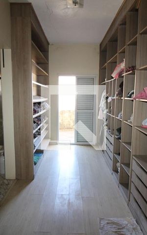 Apartamento à venda com 190m², 3 quartos e 4 vagasClaset Suite 2