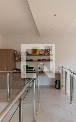 Casa de condomínio à venda com 268m², 3 quartos e 4 vagas Casa de condomínio à venda com 268m², 3 quartos e 4 vagasMezanino